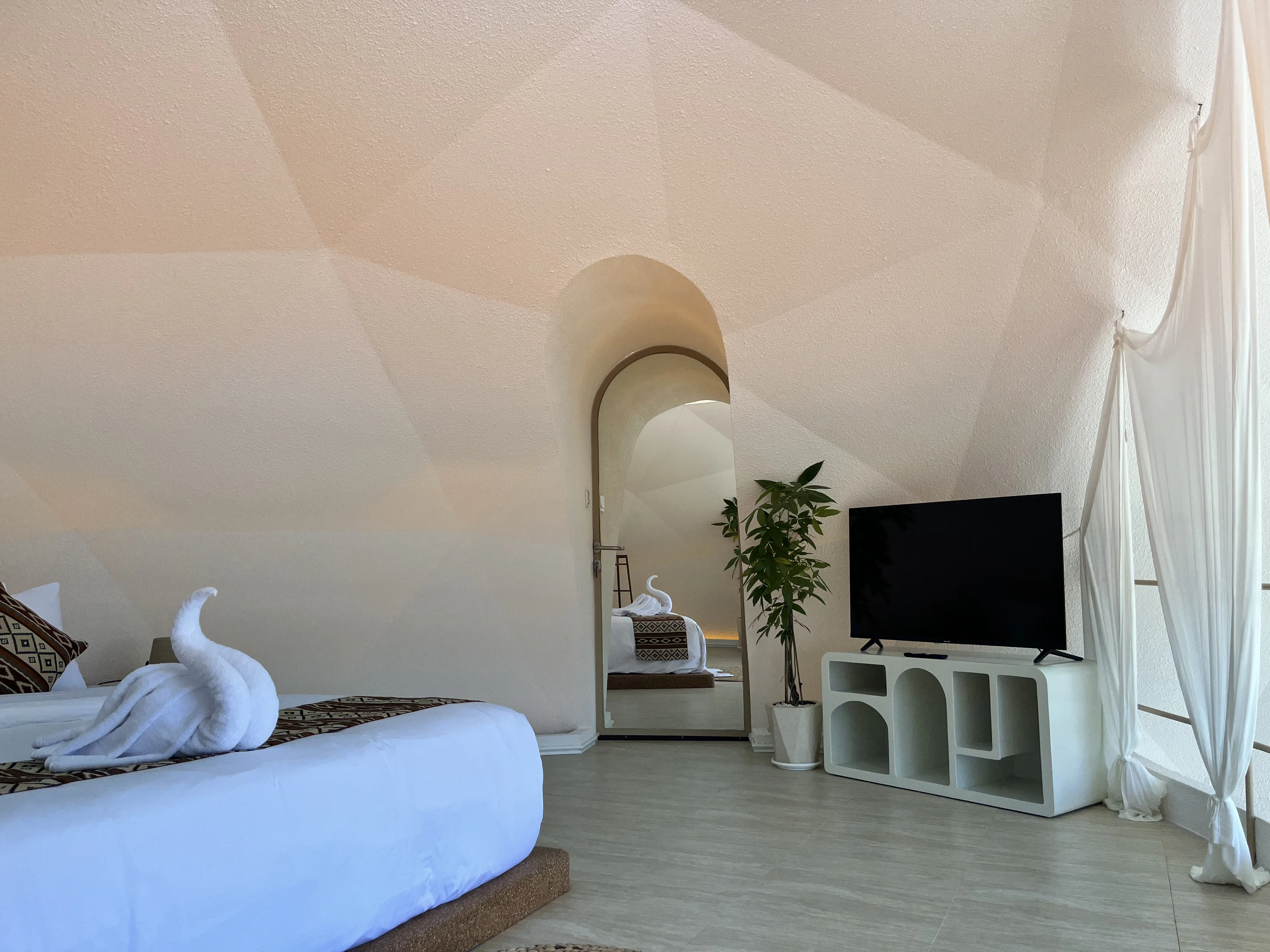 Dome 2b Bedroom